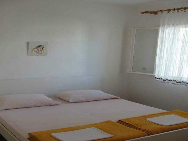 Apartments Pinija Supetar Kültér fotó