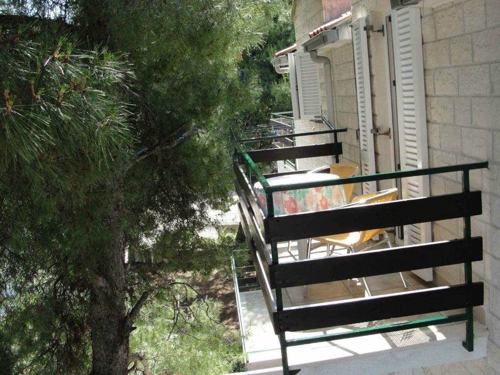 Apartments Pinija Supetar Kültér fotó