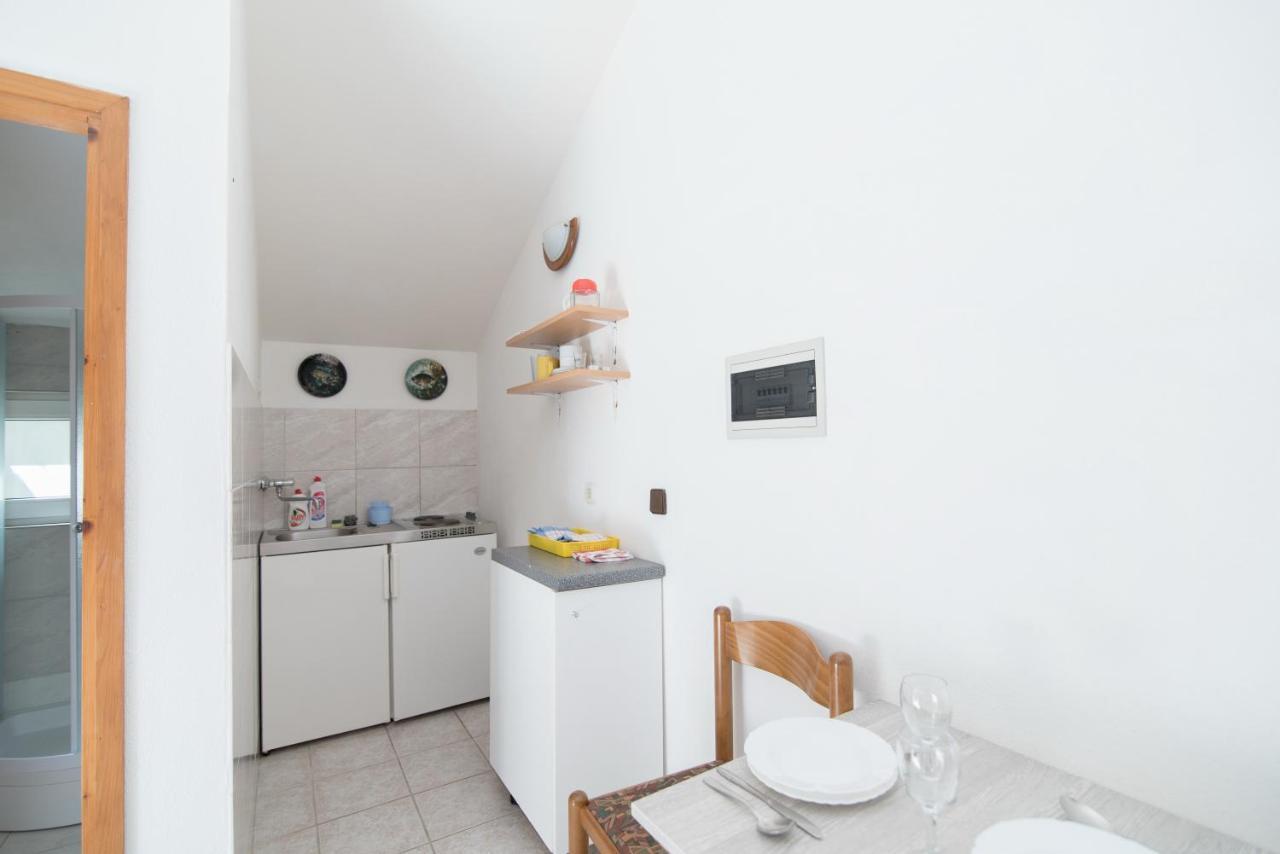 Apartments Pinija Supetar Kültér fotó