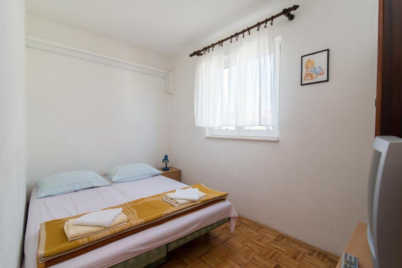 Apartments Pinija Supetar Kültér fotó