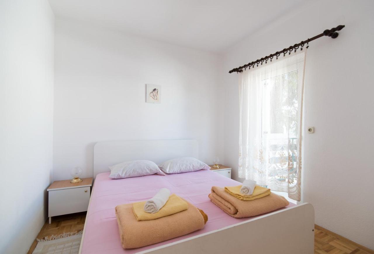 Apartments Pinija Supetar Kültér fotó