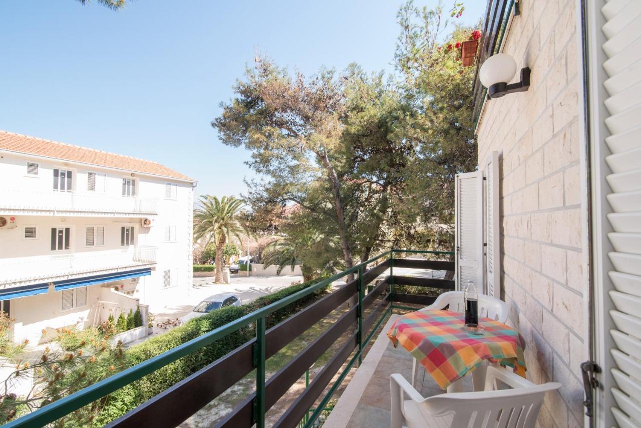 Apartments Pinija Supetar Kültér fotó