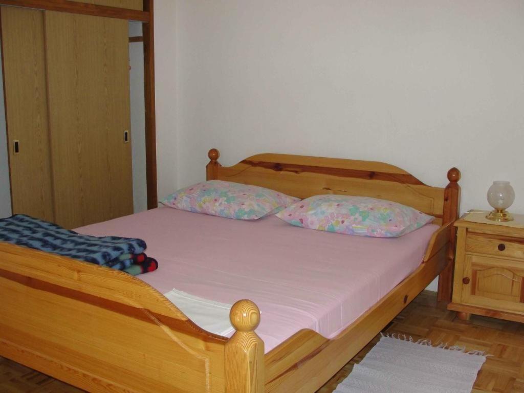 Apartments Pinija Supetar Kültér fotó