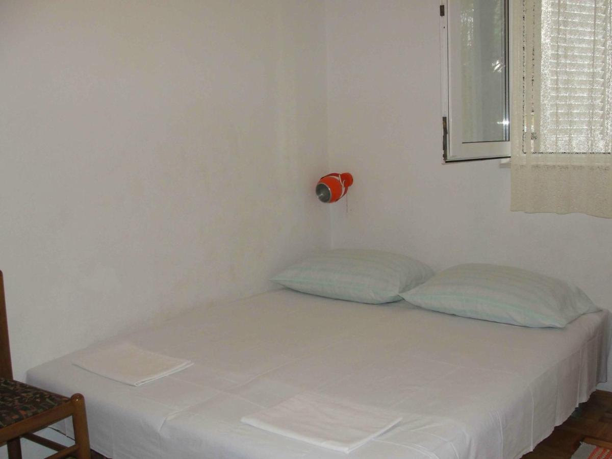 Apartments Pinija Supetar Kültér fotó